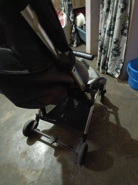 baby pram just like new 8