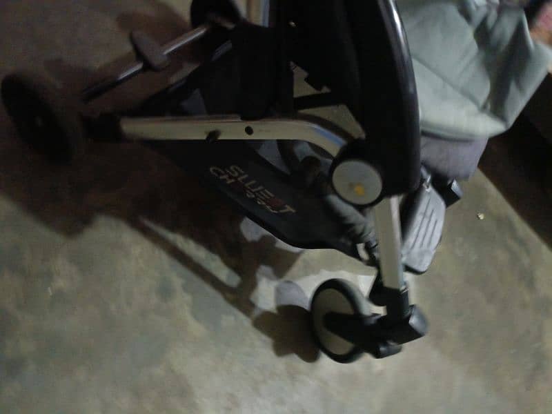 baby pram just like new 10