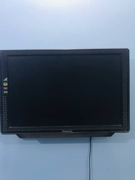 32 inch samsung Lcd 1