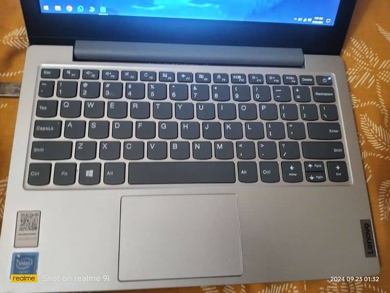 Lenovo IdeoPad 1 3