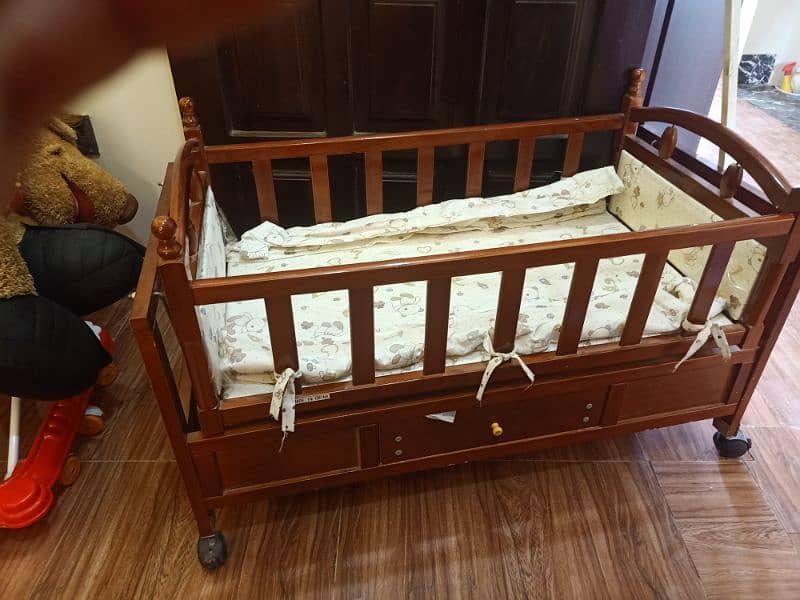 baby swing cot 2