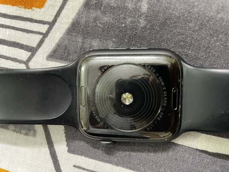 Apple Watch A2356- 44mm SE 1