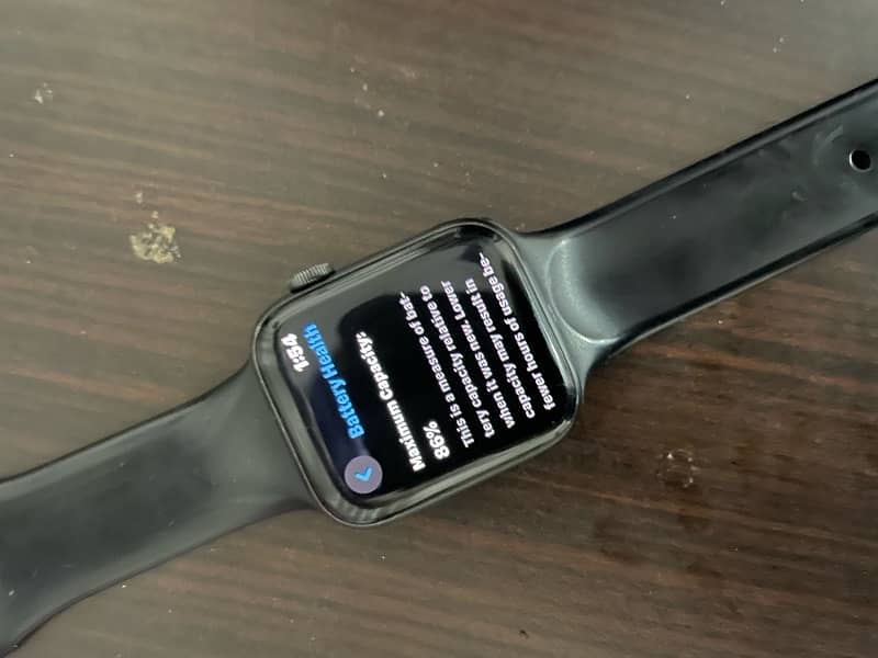 Apple Watch A2356- 44mm SE 2