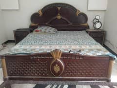 Vintage style bed and dressing