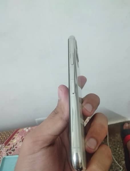 iphone 11pro 64gb PTA proved 4