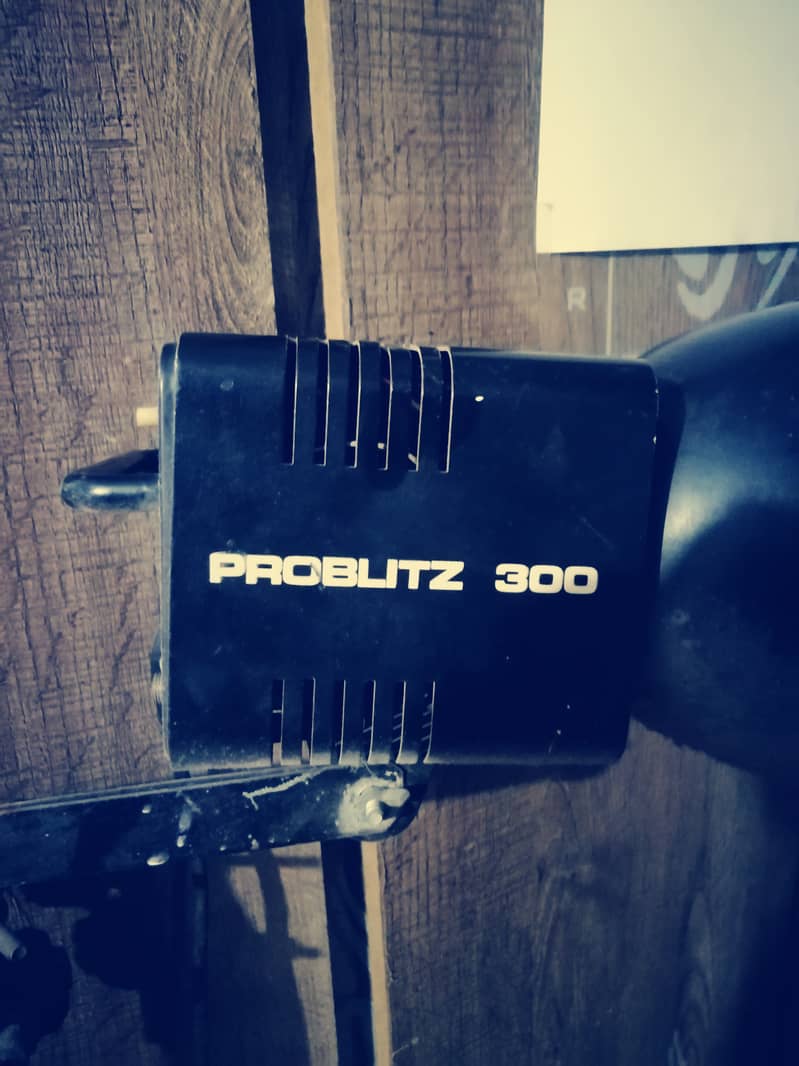 Photography Light box and Studio LIGHT (PROBLITZ 300) 1