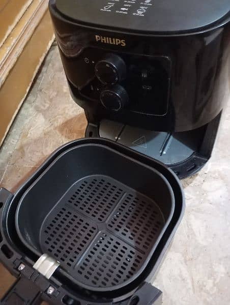 Philips Air Fryer Digital HD9252 0.8 kg 4.1 Litre 3