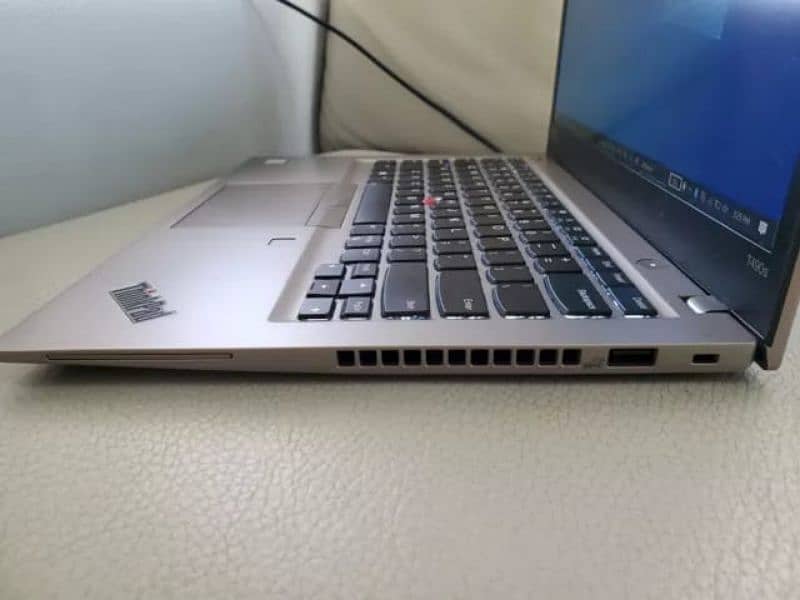 Lenovo Thinkpads T490S  Slim Ultrabook

QuadCore processor 4