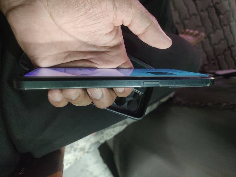 urgent sale oppo f21 pro 3