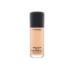 M∙A∙C Studio Fix Fluid SPF 15 in shade NC 15