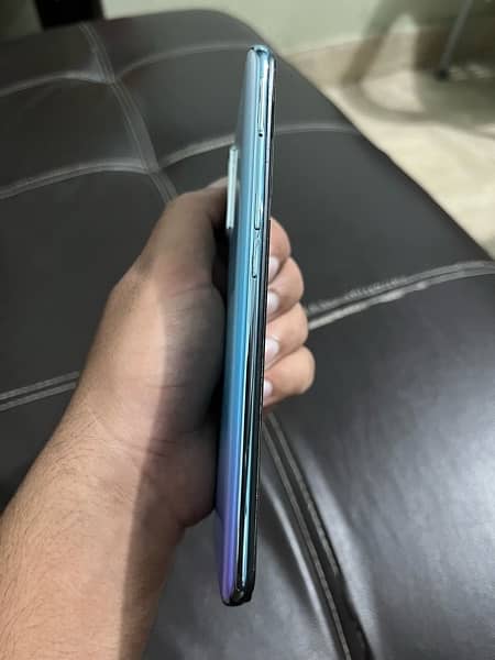 OPPO F15  8/256 3