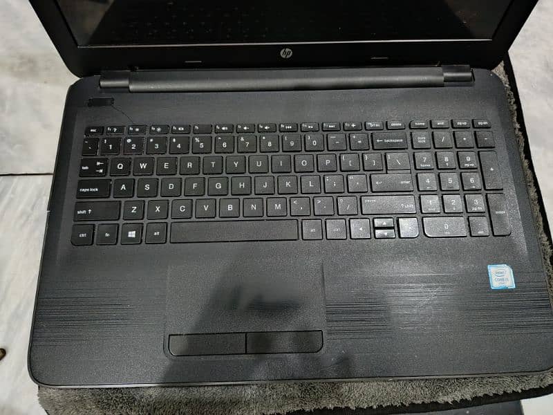 HP 250 8 GB RAM & 250 GB SSD 4