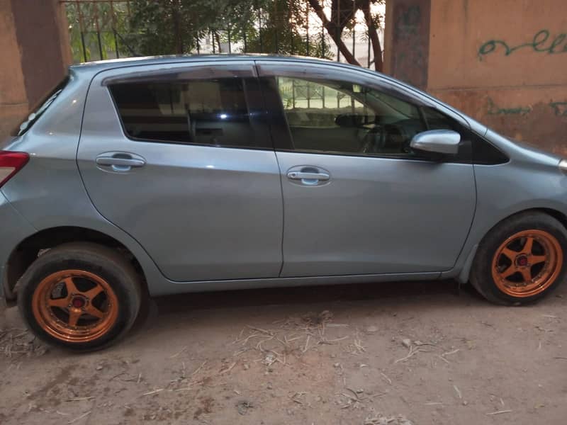 Toyota Vitz 2011 2014 Mint Condition Family Car 4