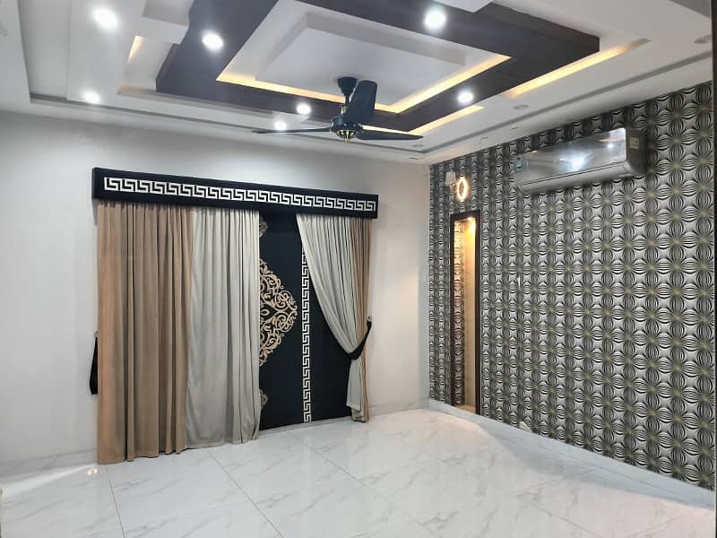 10 Marla Luxury Non Furnished Upper Portion For Rent in Bahria Town Lahore 3