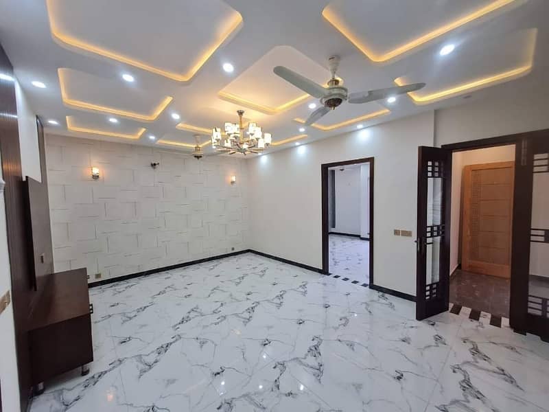 10 Marla Brand New House For Rent In Bahria Town Lahore 6