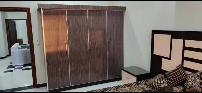 10 Marla Luxury Furnished House For Rent in Bahria Town Lahore 24