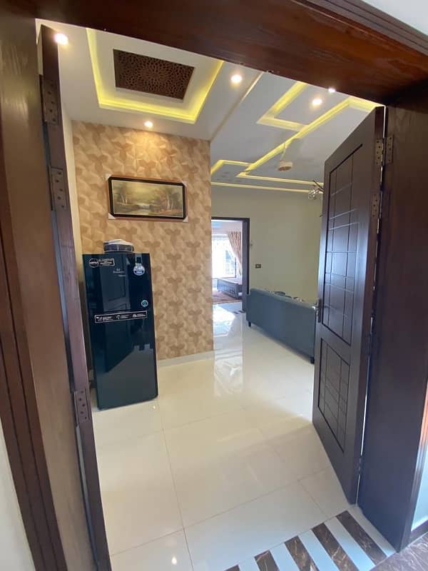 10 Marla Luxury Furnished Upper Portion For Rent in Bahria Town Lahore 5