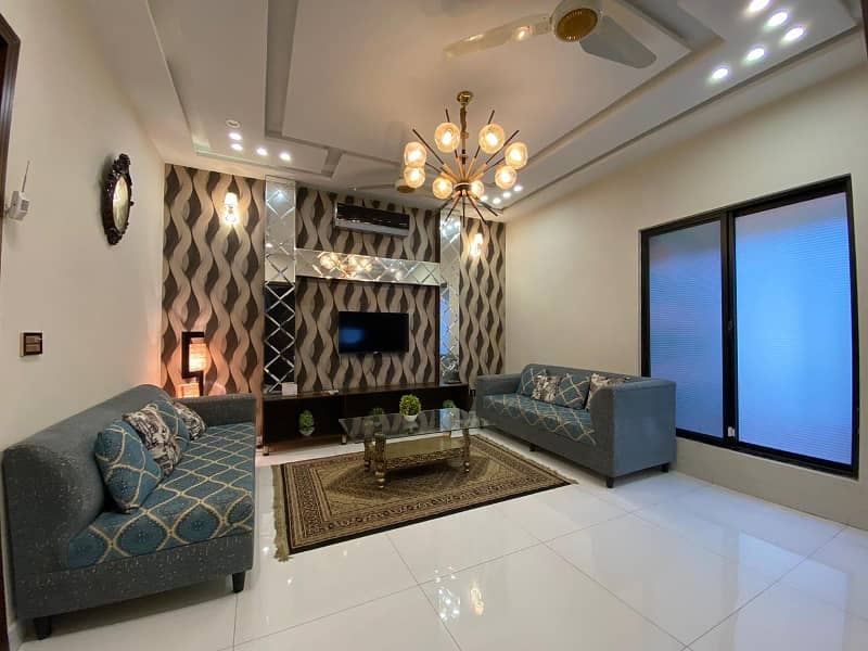 10 Marla Luxury Furnished Upper Portion For Rent in Bahria Town Lahore 6