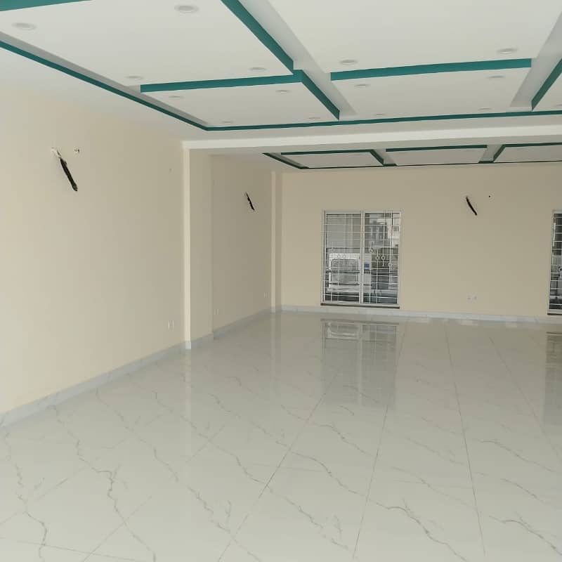 5 Marla Luxury Non Furnished Commercial First Floor Available for Rent 3