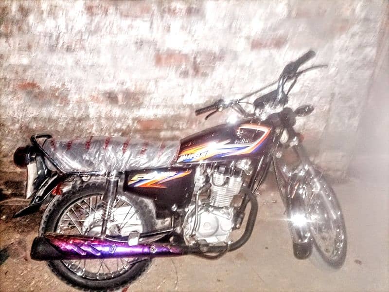 145000Honda 125 he hydrabad nambar 2018 model  10 by 10 new condition 0