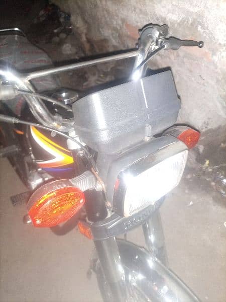 145000Honda 125 he hydrabad nambar 2018 model  10 by 10 new condition 3