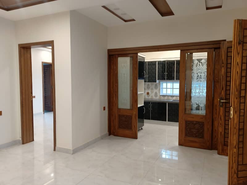 10 Marla Luxury Non Furnished House For Rent in Bahria Town Lahore 7