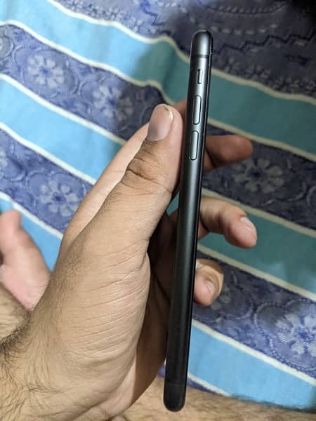 Iphone 11 64 GB Non pta JV 8