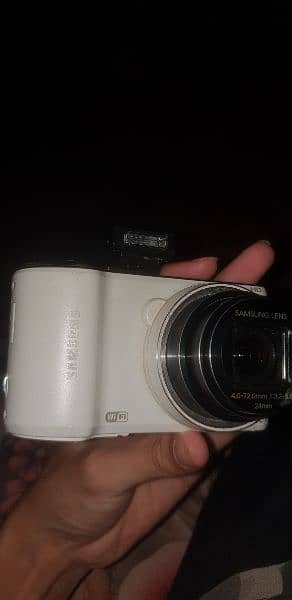 samsung camera with falsh 2