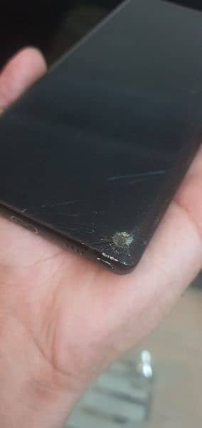 Samsung mobile note 9 glass cracked and line 3