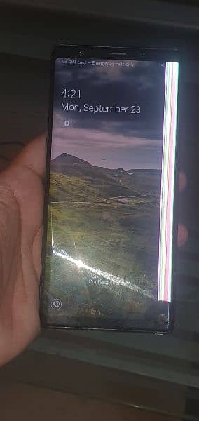 Samsung mobile note 9 glass cracked and line 4