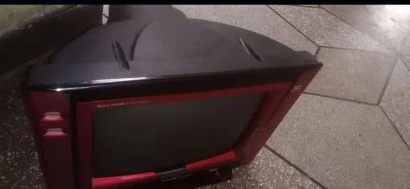 Noble TV for sale with remote 2