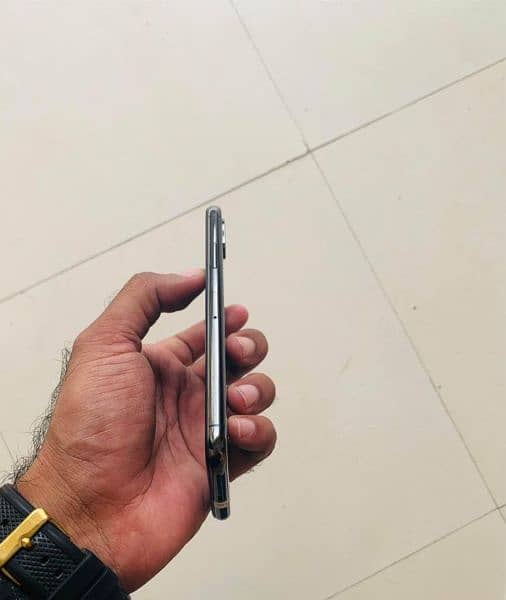 IPHONE X 64 GB  NON PTA 1