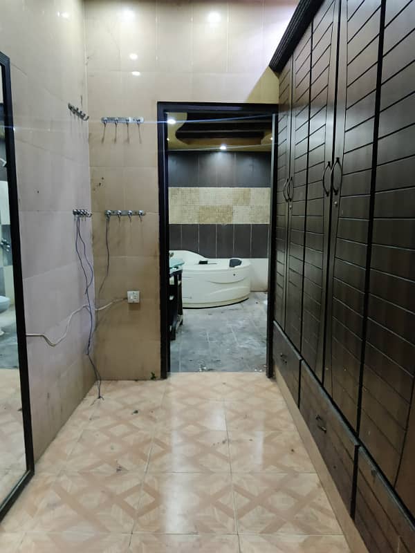 ALLAMA IQBAL TOWN 7.5 MARLA SEPARATE HOUSE URGENT FOR RENT IN PRIME LOCATION 5