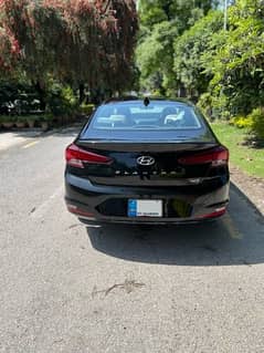 Hyundai Elantra 2022