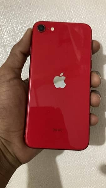 aoa  am selling  IPhone  Se 2020 64gb battery 77 lush  No Any fault 3