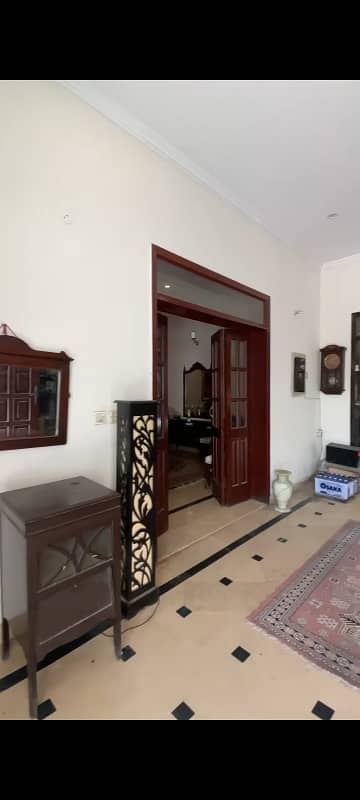 Spacious 22 Marla Old House in Valencia Town 2