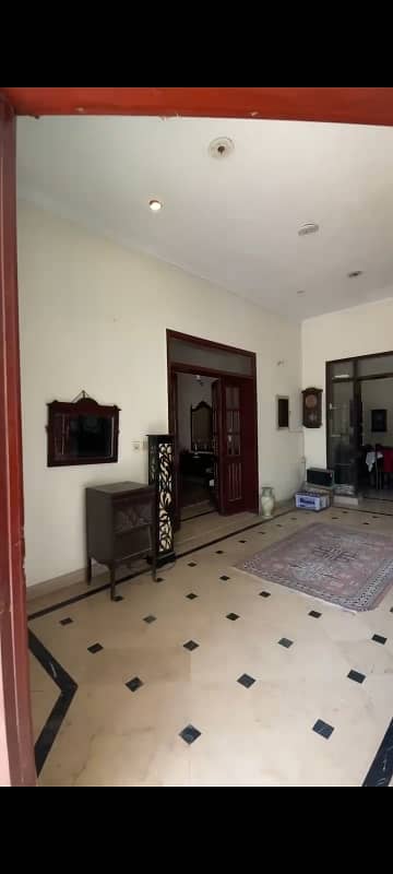 Spacious 22 Marla Old House in Valencia Town 3