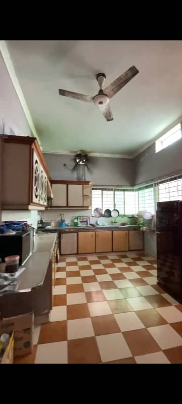 Spacious 22 Marla Old House in Valencia Town 15