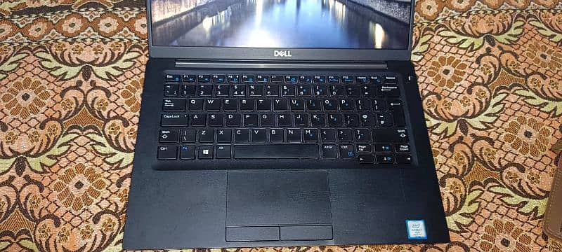 Dell 7390 slim model i7 8 generation 2