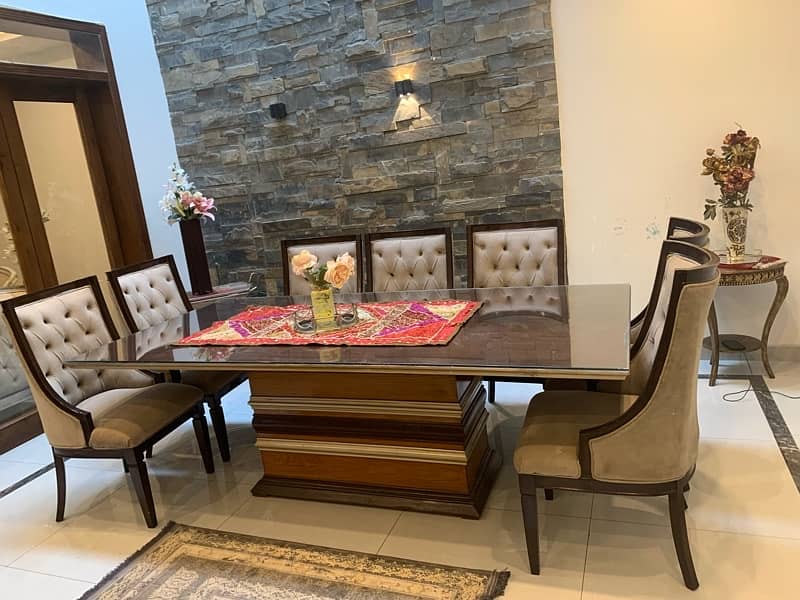 8 seater dinning table 0