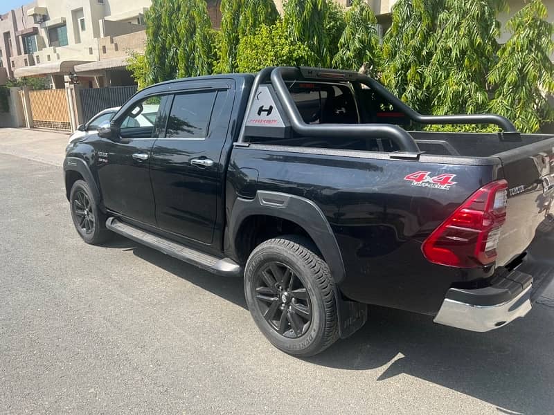 Toyota Hilux 2021 3