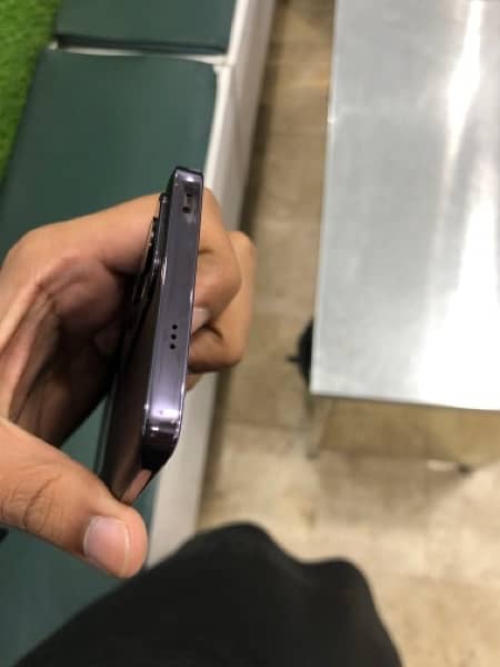 oppo Reno 12 512gb BAs Ak bar khali charge Kiya ha mobile 2 days use h 7