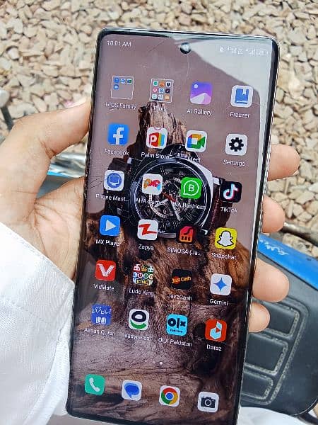 Tecno spark 20 pro plus 7