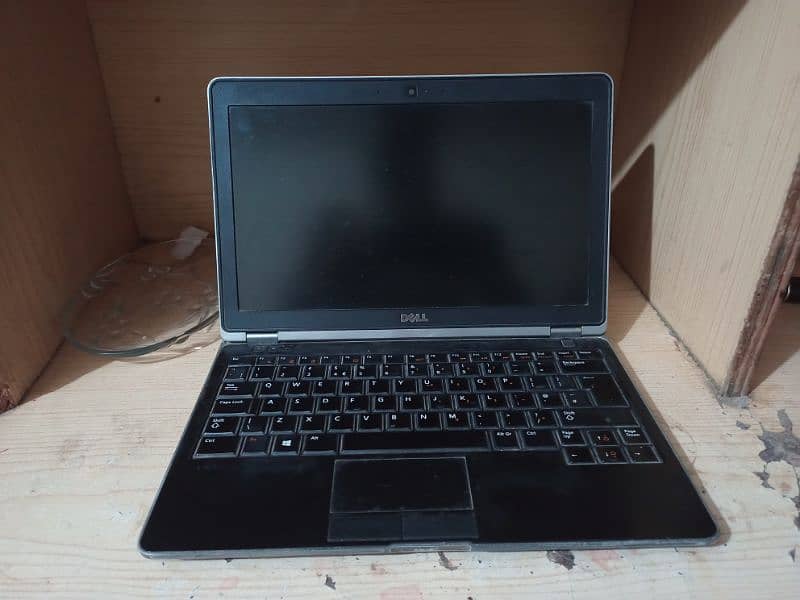 Dell Latitude e6230 i5 Ram 8Gb 3rd Gen 1