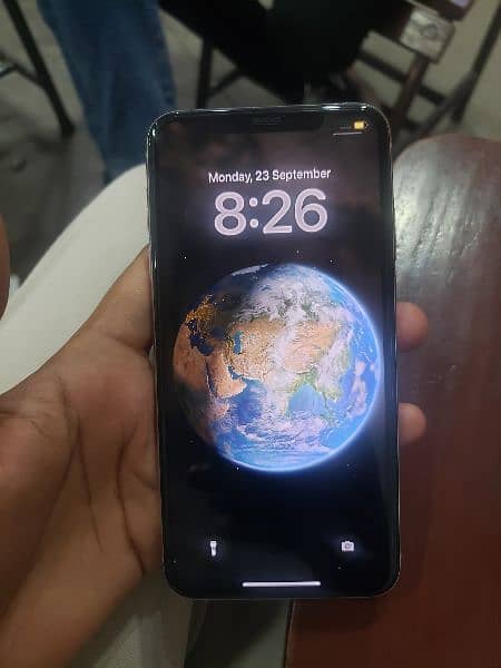 Iphone xs max factory unlock 64 gb 1