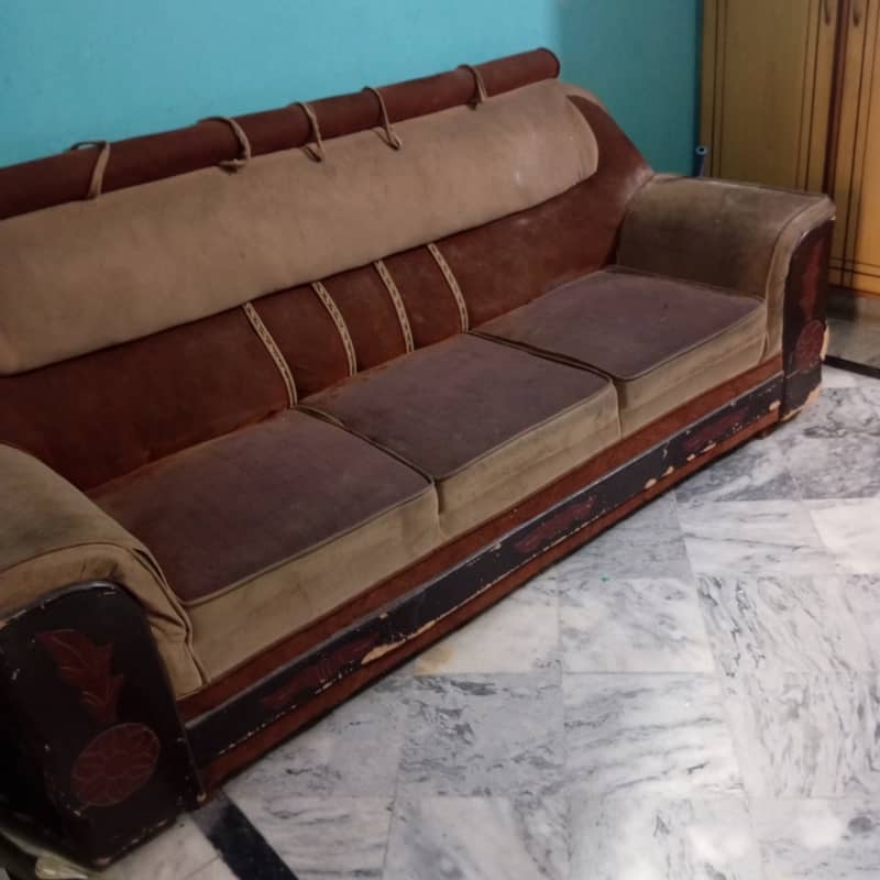 6 SEATER SOFA FRAME 1