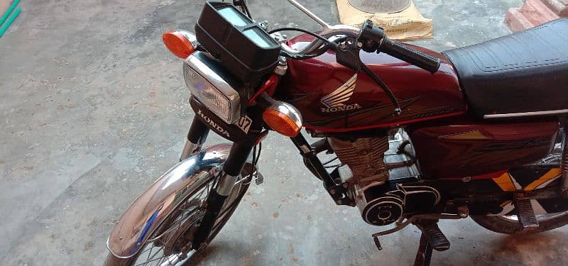 Honda 125 Good conditions 03403404207 only cal 2