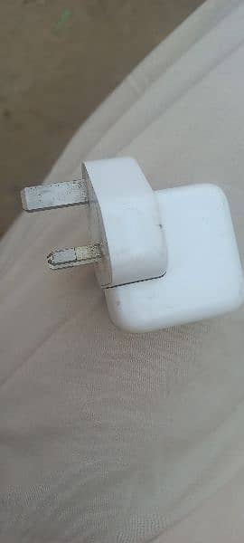 iPhone original cabil and charger urgent sale 1