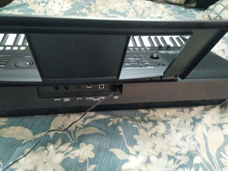 Brand new Yamaha PSR E463 Keyboard 2