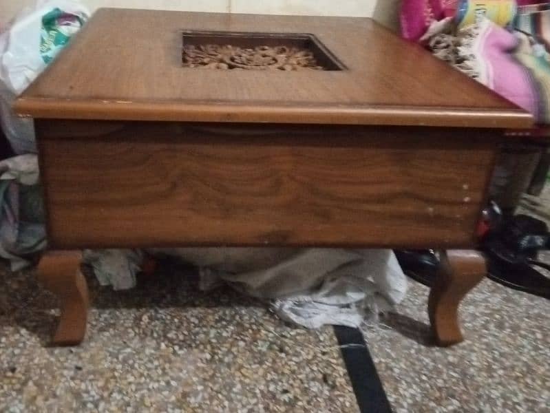 table in good condition 2